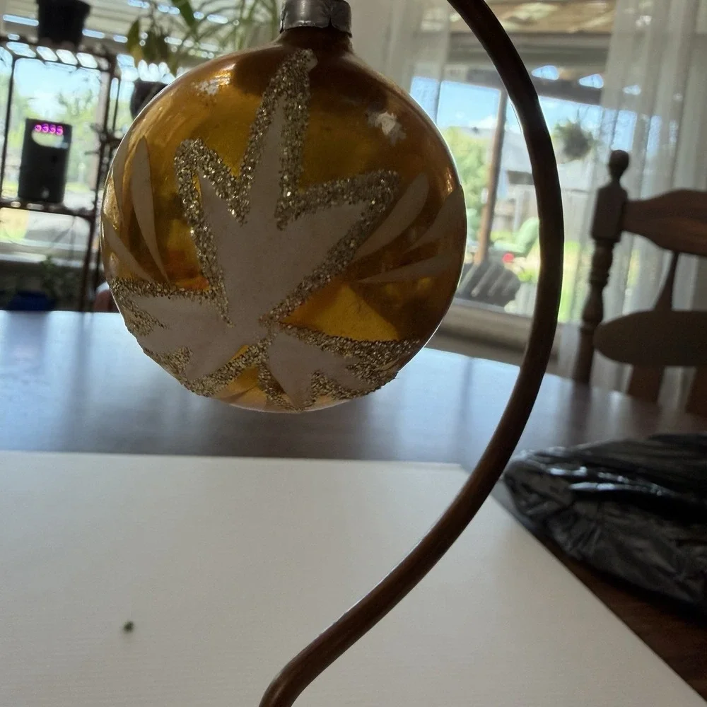 Lot Of 7 Vintage Glass Christmas Ornaments Mercury Glass Poinsettia Glitter MCM